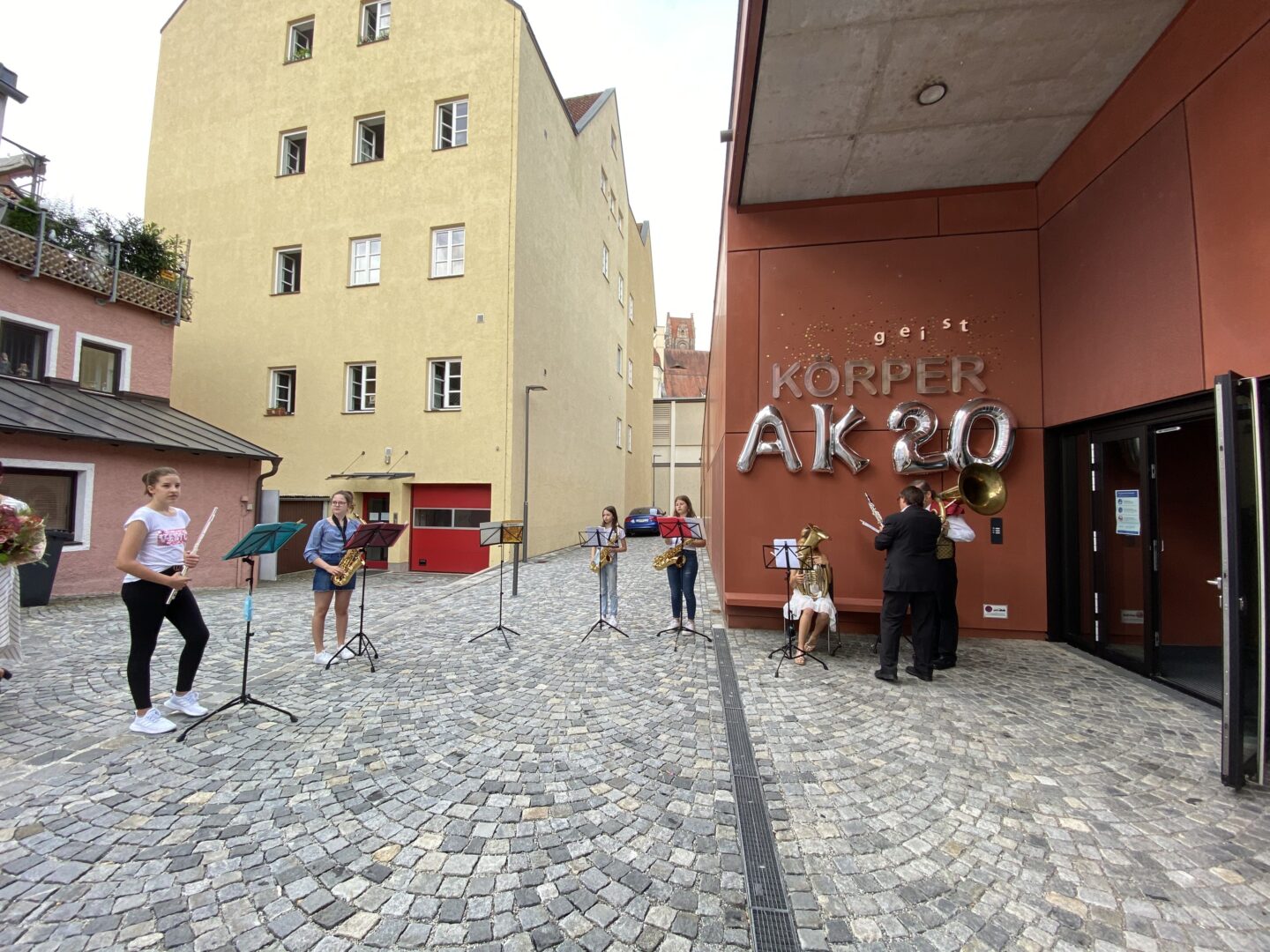 „I have a dream“ – 141 Absolventinnen feierlich verabschiedet