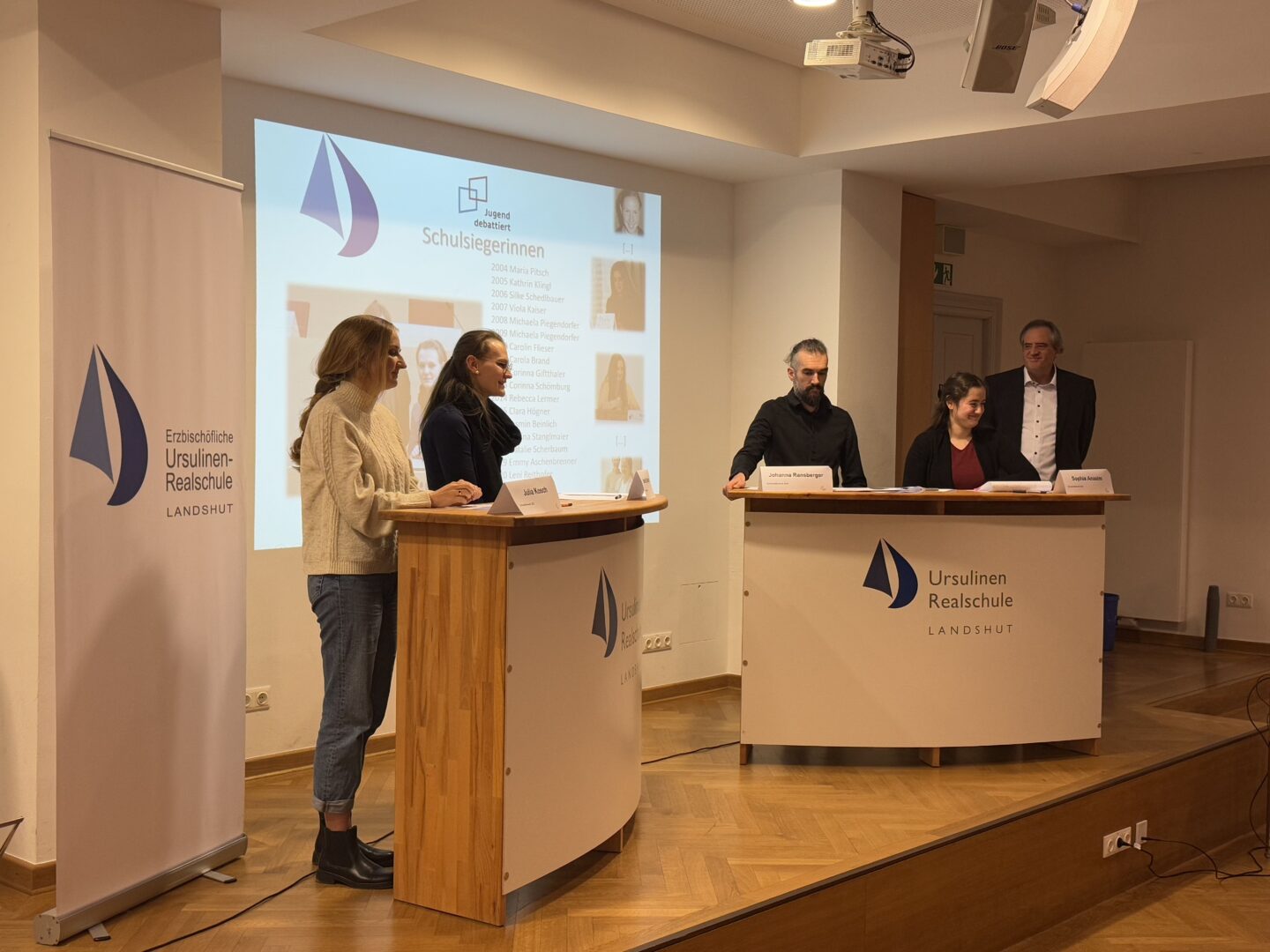 Von Eisbären und Erdmännchen – Debattierwettbewerb mit harten Fakten