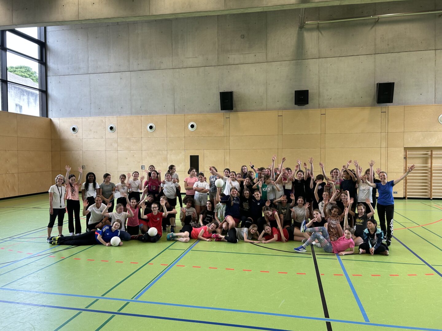 Aufwärmen, Abwerfen, Abfeiern! – Völkerball-Vibes