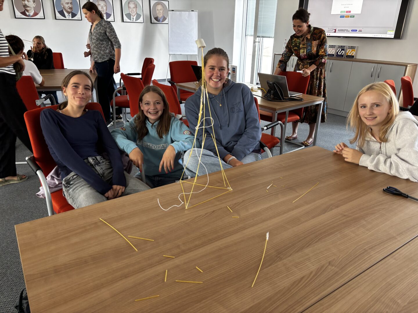 Auf Tuchfühlung mit der Arbeitswelt